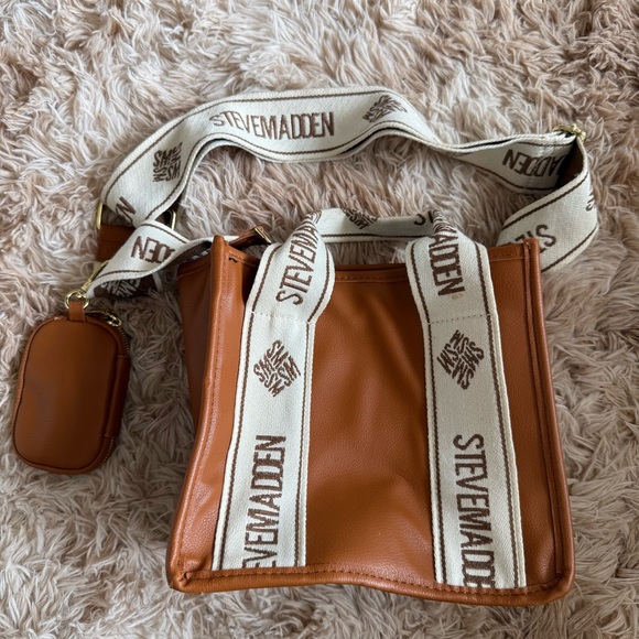 Steve Madden Tan Messenger Bag with Cream Strap - Picture 1 of 3